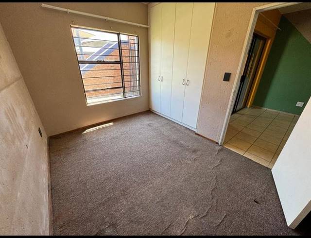 2 BEDROOM TOWNHOUSE FOR SALE IN POMONA
